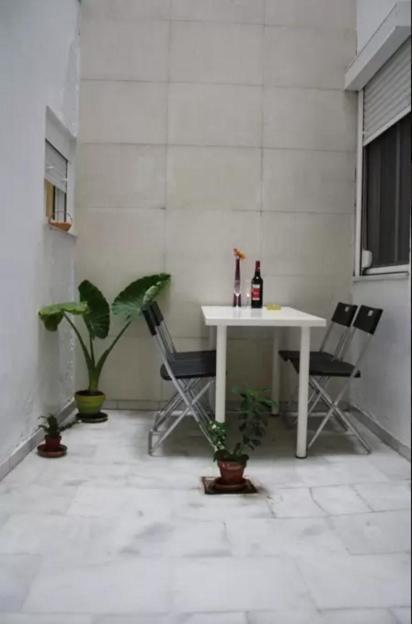 Estudio En El Corazon De Sevilla Exterior photo